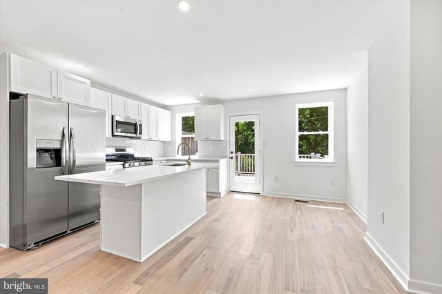 258 ROCHELLE AVE, Philadelphia, PA 19128
