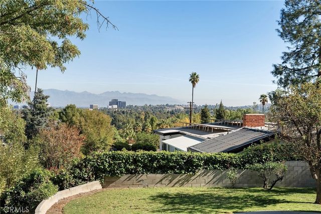 5618 Wilhelmina Avenue, Woodland Hills, CA 91367