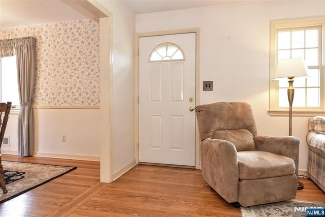 16 Wilson Terrace, Waldwick, NJ 07463