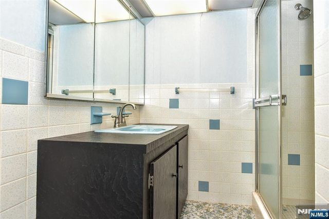 16 Wilson Terrace, Waldwick, NJ 07463