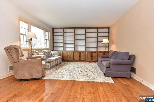 16 Wilson Terrace, Waldwick, NJ 07463