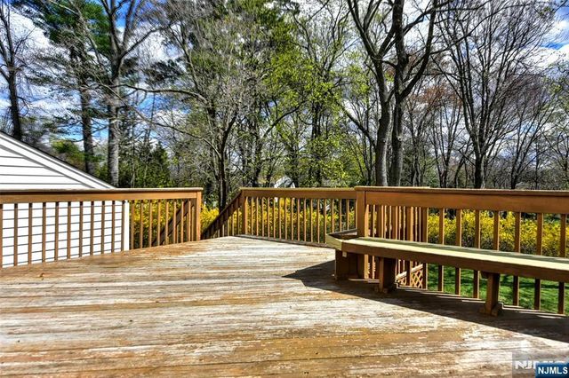 16 Wilson Terrace, Waldwick, NJ 07463