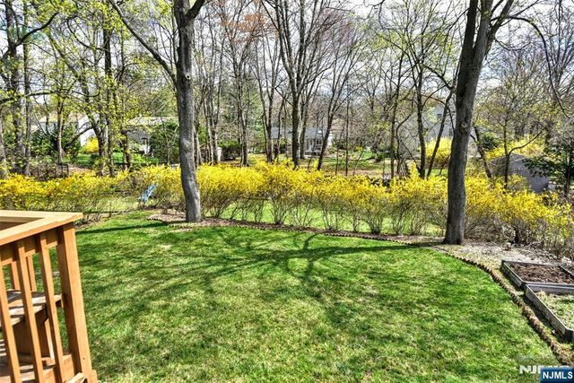 16 Wilson Terrace, Waldwick, NJ 07463