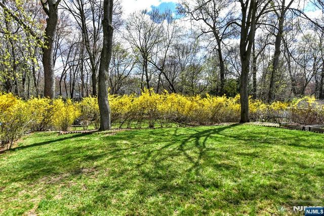 16 Wilson Terrace, Waldwick, NJ 07463