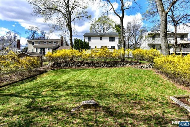 16 Wilson Terrace, Waldwick, NJ 07463