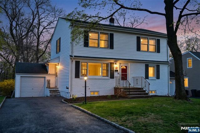 16 Wilson Terrace, Waldwick, NJ 07463