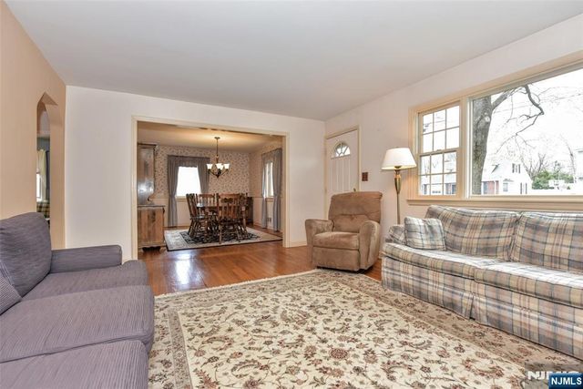 16 Wilson Terrace, Waldwick, NJ 07463