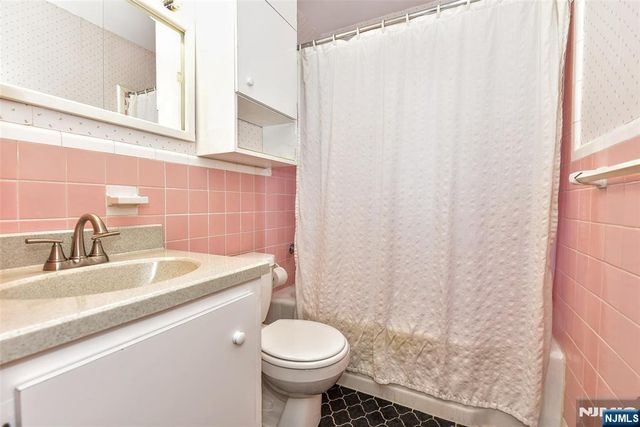 16 Wilson Terrace, Waldwick, NJ 07463