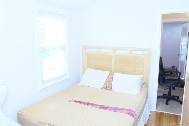 24 Garnet Place, Elmont, NY 11003