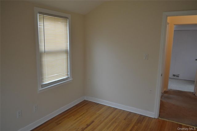 24 Garnet Place, Elmont, NY 11003