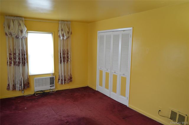 24 Garnet Place, Elmont, NY 11003