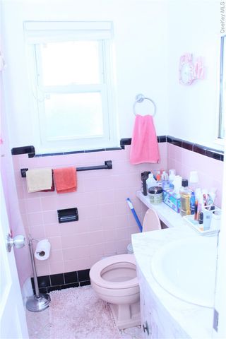 24 Garnet Place, Elmont, NY 11003