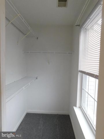 102 ZEPHYR LN, Winchester, VA 22602