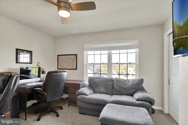42 CANVASBACK LN, Elizabethtown, PA 17022