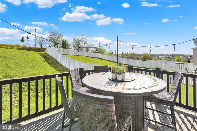 42 CANVASBACK LN, Elizabethtown, PA 17022