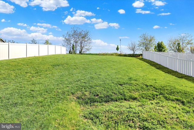 42 CANVASBACK LN, Elizabethtown, PA 17022