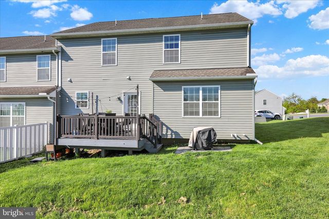 42 CANVASBACK LN, Elizabethtown, PA 17022