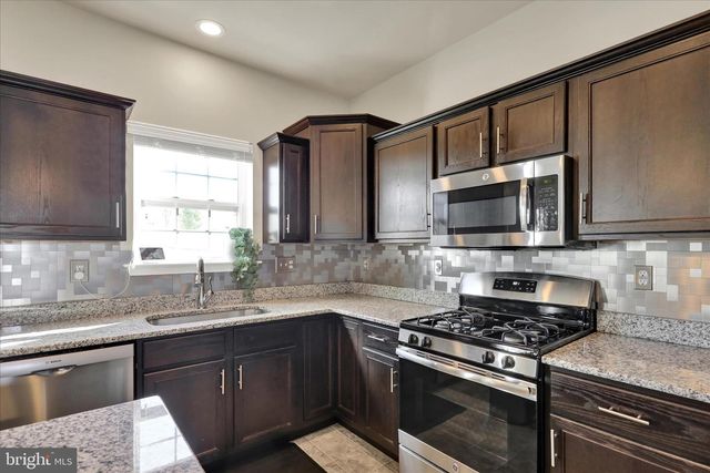 42 CANVASBACK LN, Elizabethtown, PA 17022