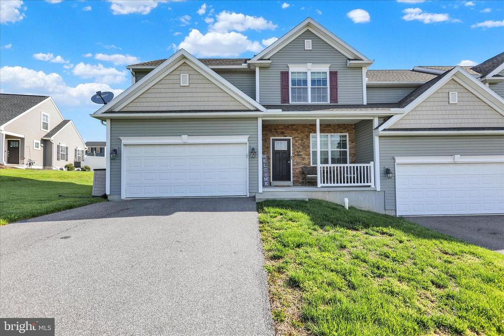 42 CANVASBACK LN, Elizabethtown, PA 17022