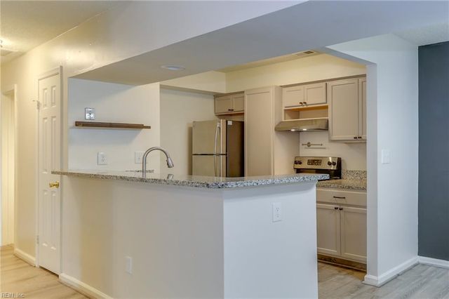 1433 Lake Geneve DR, Virginia Beach, VA 23464