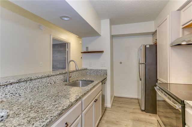 1433 Lake Geneve DR, Virginia Beach, VA 23464