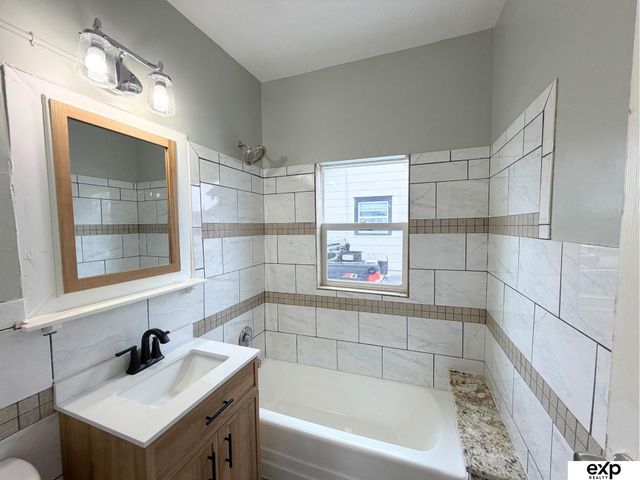 4740 N 40th Avenue, Omaha, NE 68111