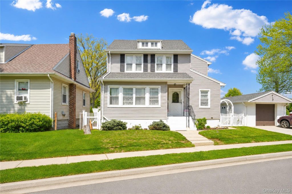 62 Leaman Place, Lynbrook, NY 11563