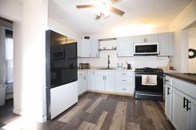 935 Marvel Avenue, Woodstock, IL 60098