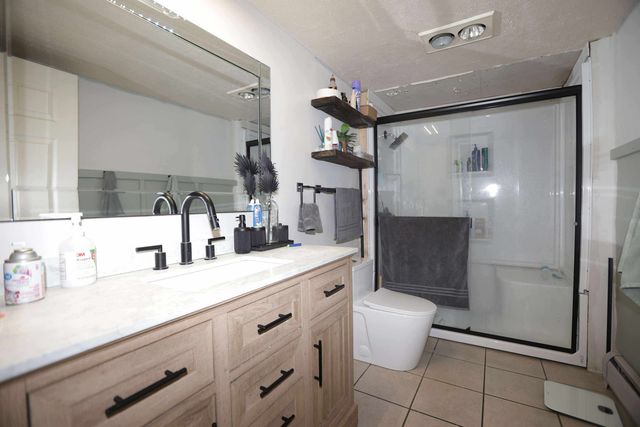 935 Marvel Avenue, Woodstock, IL 60098