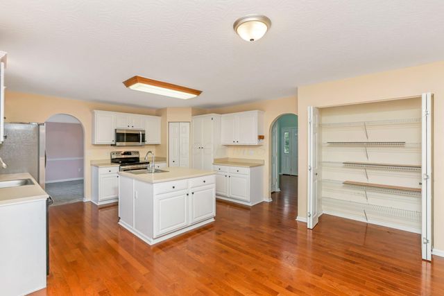 117 Deer Path Court, Pataskala, OH 43062