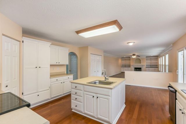 117 Deer Path Court, Pataskala, OH 43062