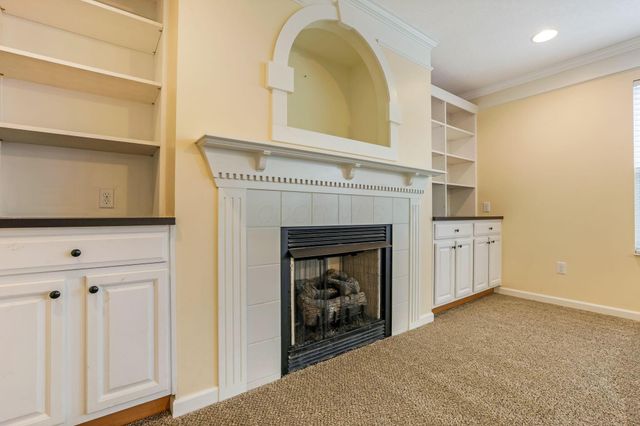 117 Deer Path Court, Pataskala, OH 43062