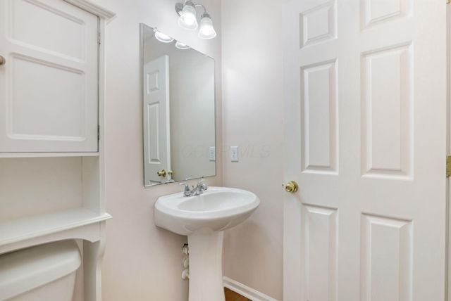 117 Deer Path Court, Pataskala, OH 43062