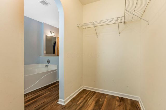 117 Deer Path Court, Pataskala, OH 43062