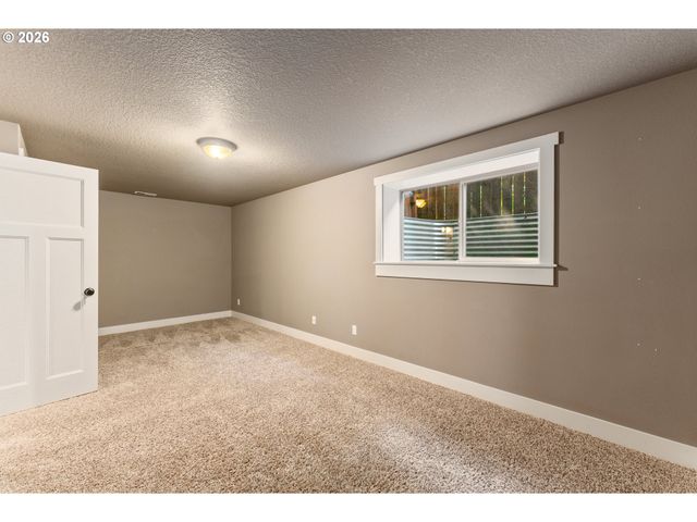 526 Ne Beech St, Portland, OR 97212