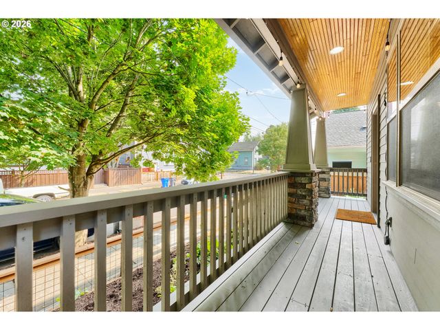 526 Ne Beech St, Portland, OR 97212