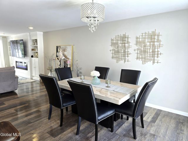 10 Franklin Avenue, North Greenbush, NY 12198