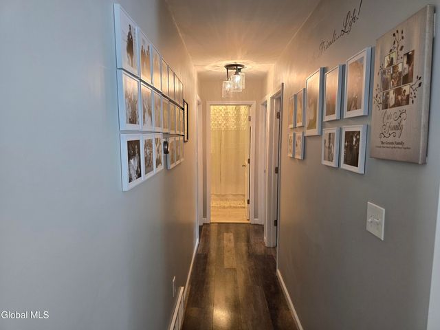 10 Franklin Avenue, North Greenbush, NY 12198