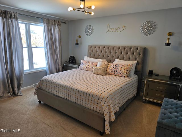 10 Franklin Avenue, North Greenbush, NY 12198