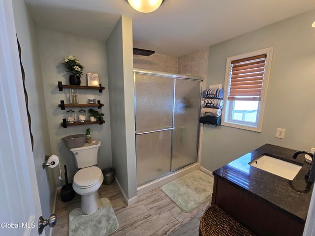 10 Franklin Avenue, North Greenbush, NY 12198