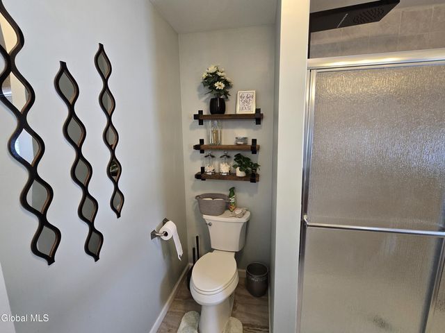 10 Franklin Avenue, North Greenbush, NY 12198