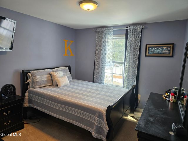 10 Franklin Avenue, North Greenbush, NY 12198