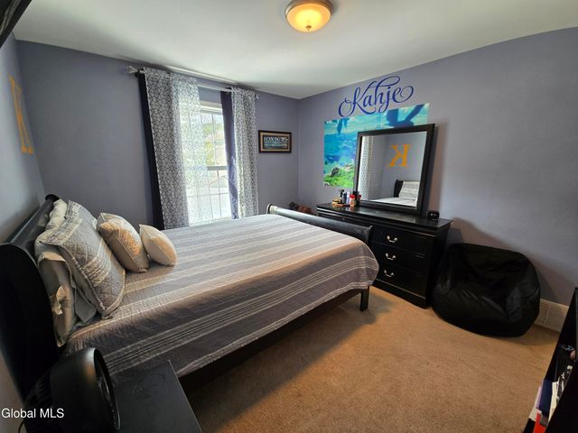 10 Franklin Avenue, North Greenbush, NY 12198