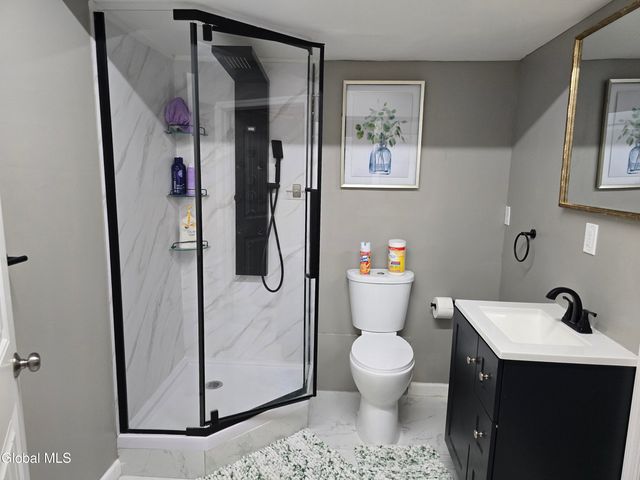 10 Franklin Avenue, North Greenbush, NY 12198