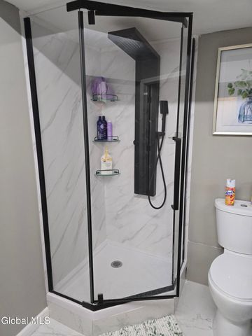 10 Franklin Avenue, North Greenbush, NY 12198