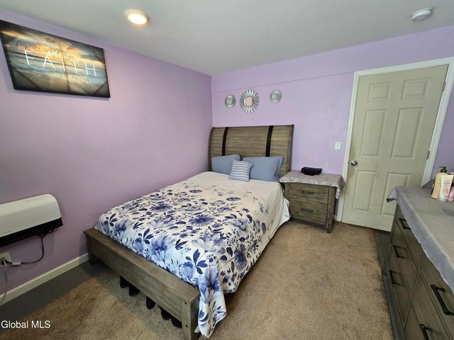 10 Franklin Avenue, North Greenbush, NY 12198