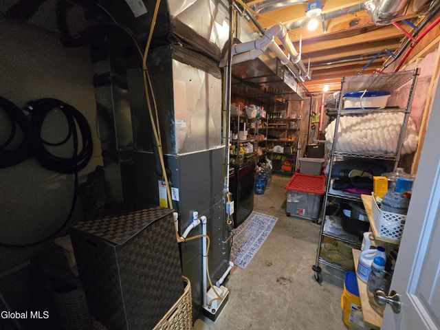 10 Franklin Avenue, North Greenbush, NY 12198