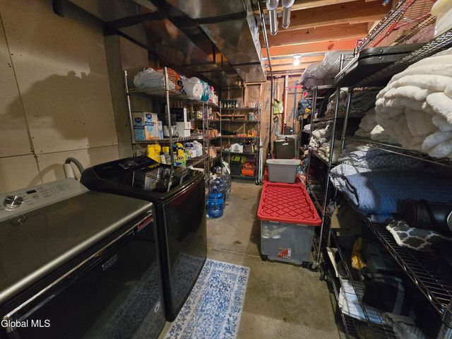 10 Franklin Avenue, North Greenbush, NY 12198