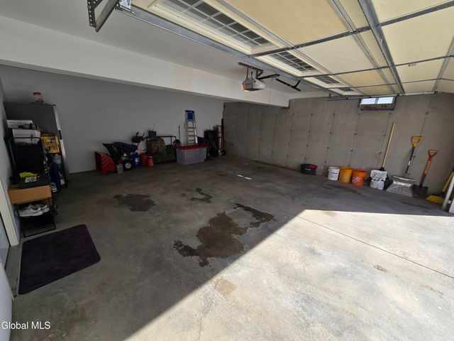 10 Franklin Avenue, North Greenbush, NY 12198