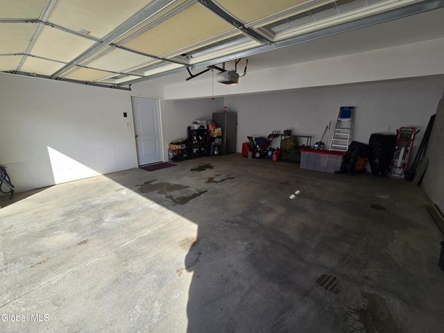 10 Franklin Avenue, North Greenbush, NY 12198